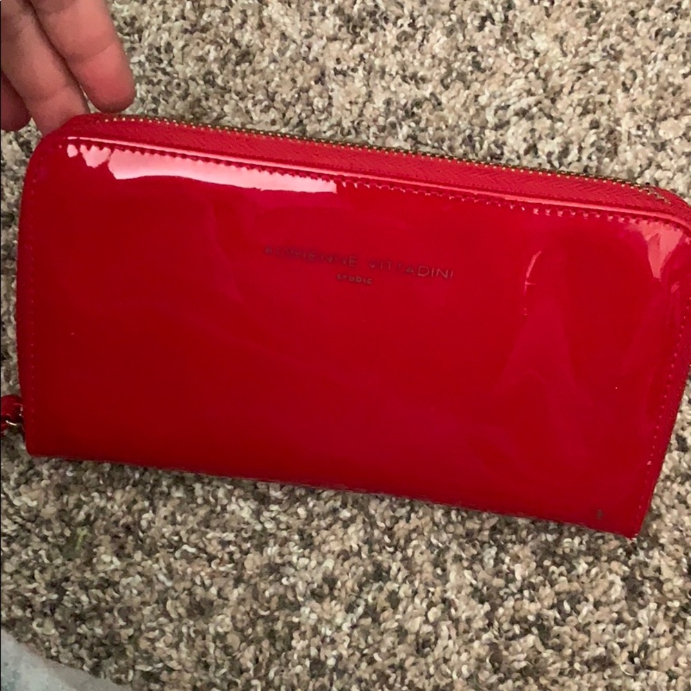Charging wallet.